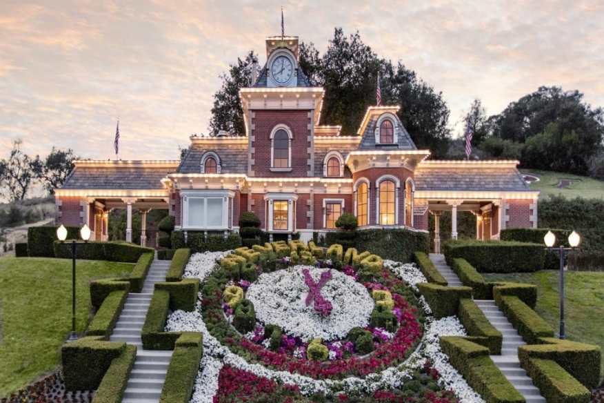 One of the most famous foreclosed properties in California—Michael Jackson’s Neverland Ranch—went up for auction on a Chinese Web site and nobody wanted it