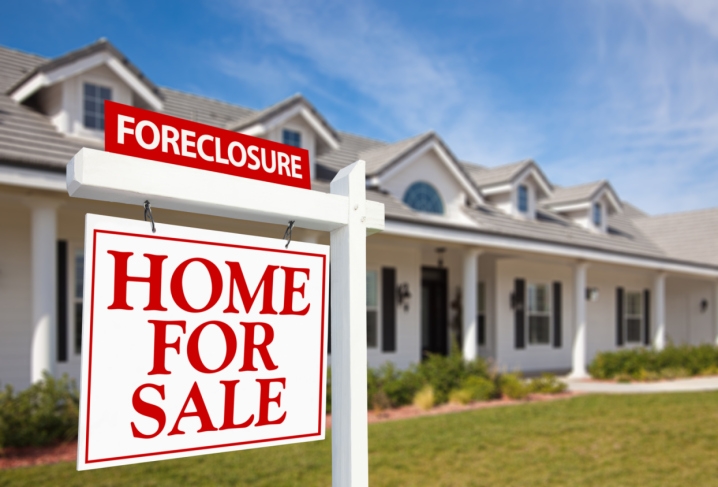 CoreLogic has released its August 2016 National Foreclosure Report which shows the foreclosure inventory declined by 29.6 percent and completed foreclosures declined by 42.4 percent compared with August 2015