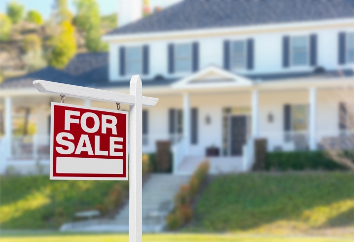 Home sales in March enjoyed a 33.4 percent increase from February and a 3.6 percent year-over-year uptick, according to the latest RE/MAX National Housing Report
