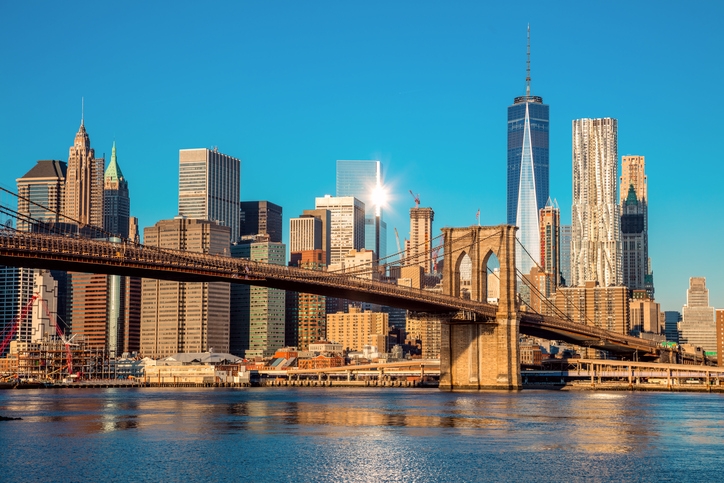 Manhattan’s pricey real estate market recorded its weakest performing fourth quarter since 2012, according to new data from the residential brokerage Stribling & Associates
