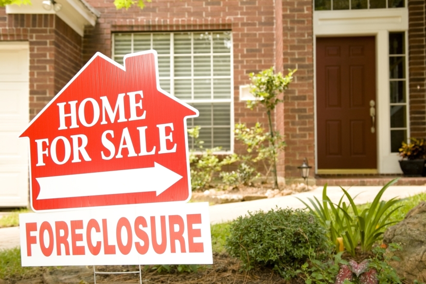 Home for foreclosure. Credit: iStock.com/fstop123