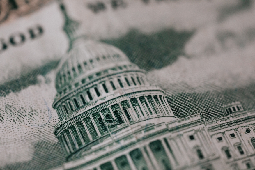 US capitol on bank note