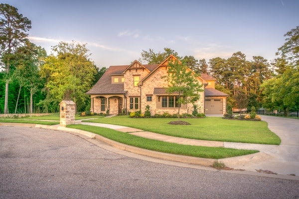 Photo of a luxury home.