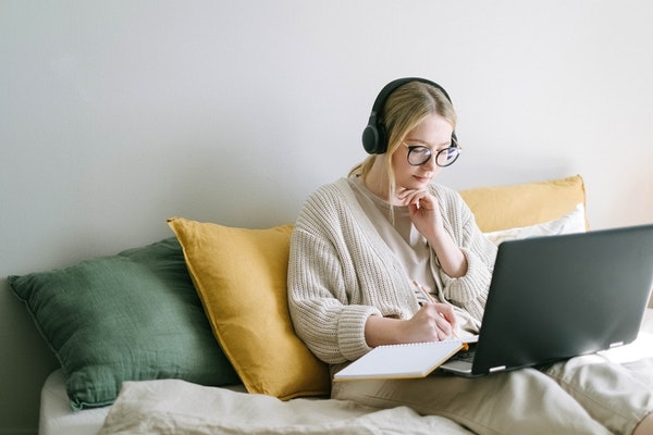 Single woman working from her home.