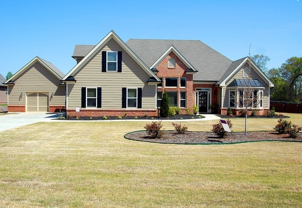 Photo of a suburban house.