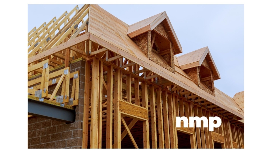 Home builders nationwide are refraining from starting new projects as they try to offload inventory, with housing starts dropping 6% year-over-year in August, and housing completions dipping 8.4%