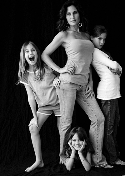 Dawn Noble with daughters